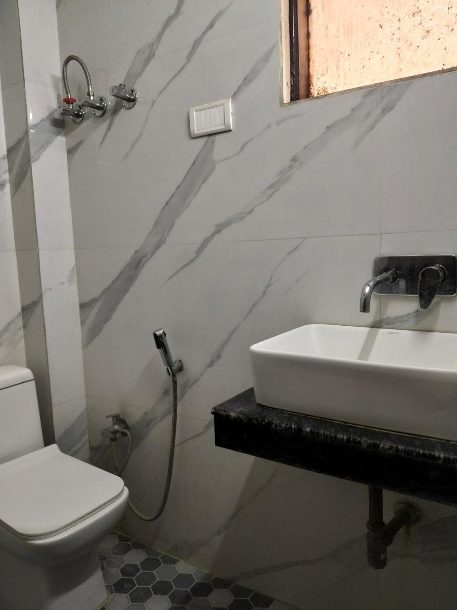 Hotel Yatri International Нью-Дели Экстерьер фото