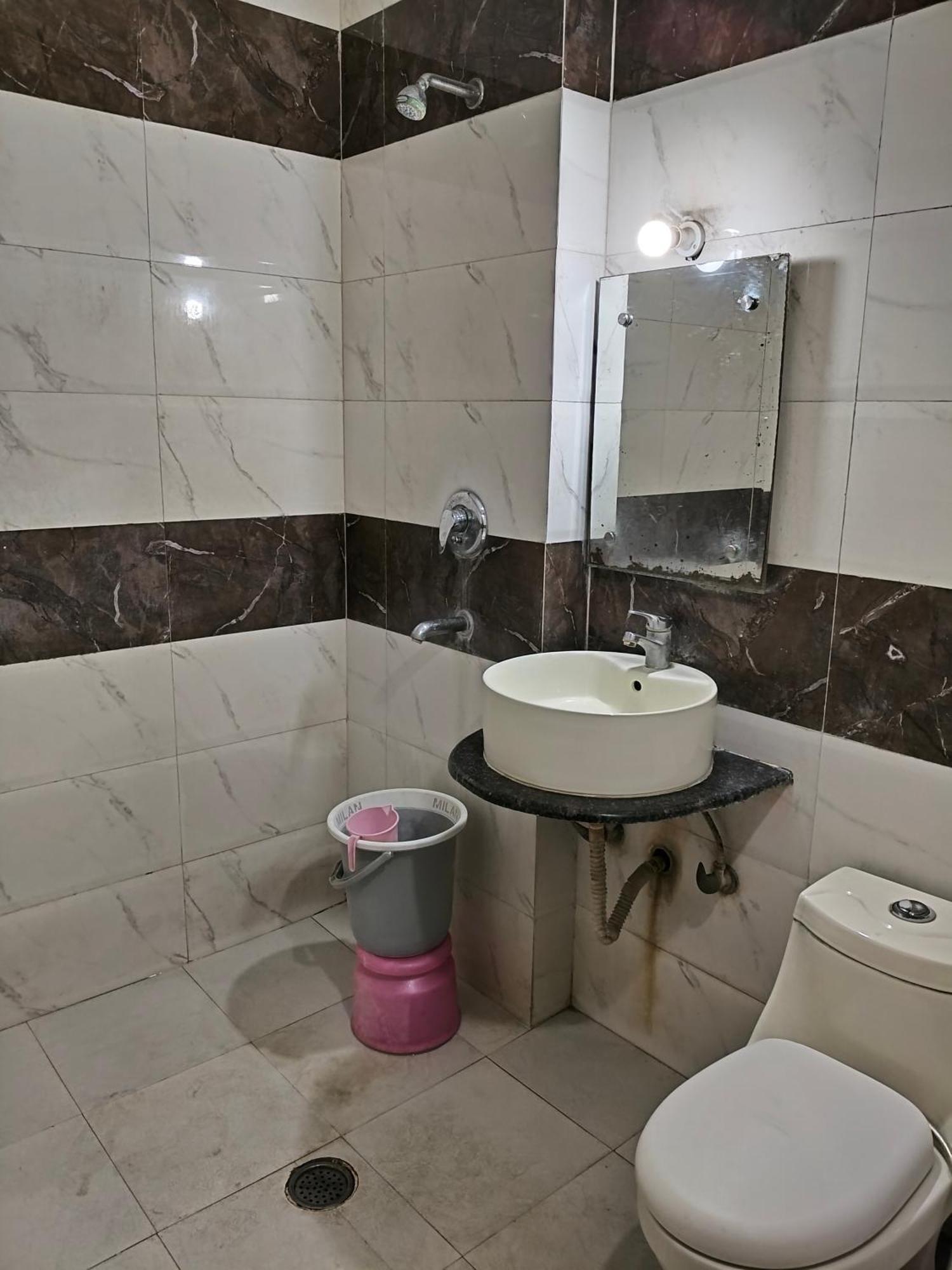 Hotel Yatri International Нью-Дели Экстерьер фото