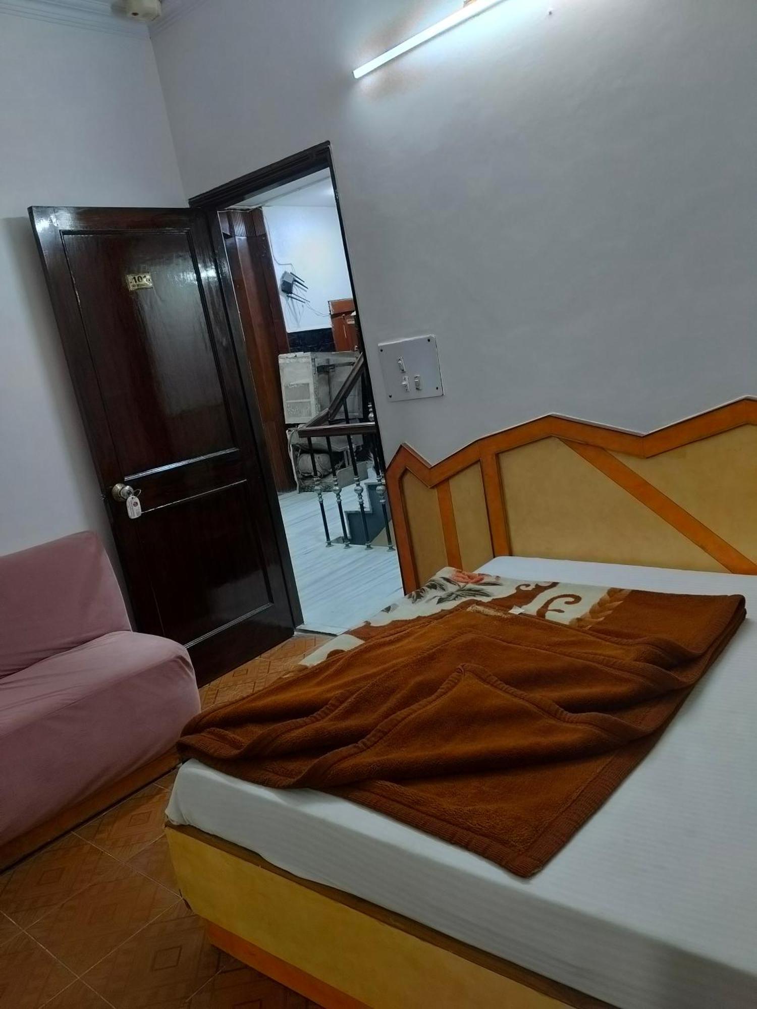 Hotel Yatri International Нью-Дели Номер фото