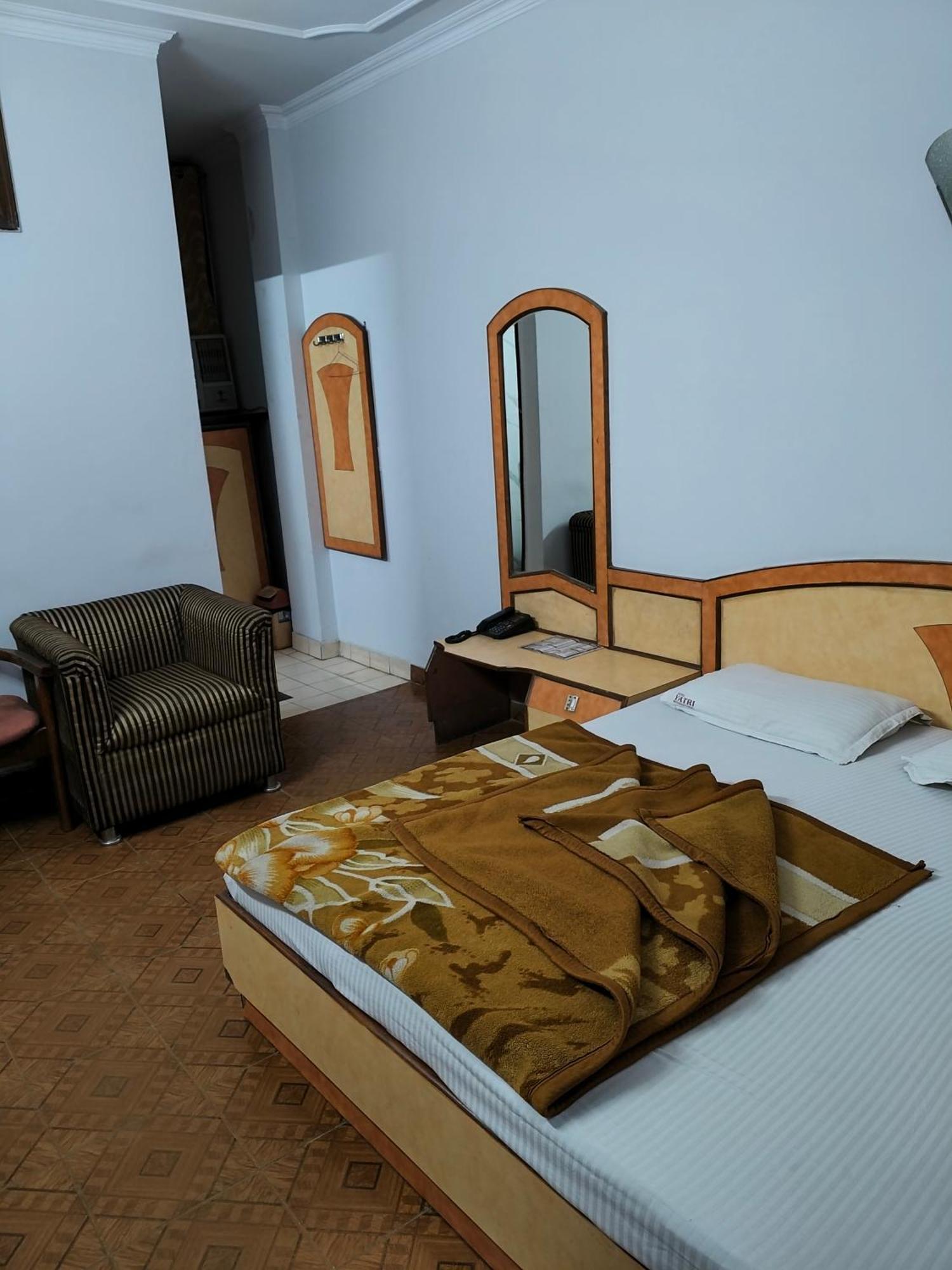Hotel Yatri International Нью-Дели Номер фото