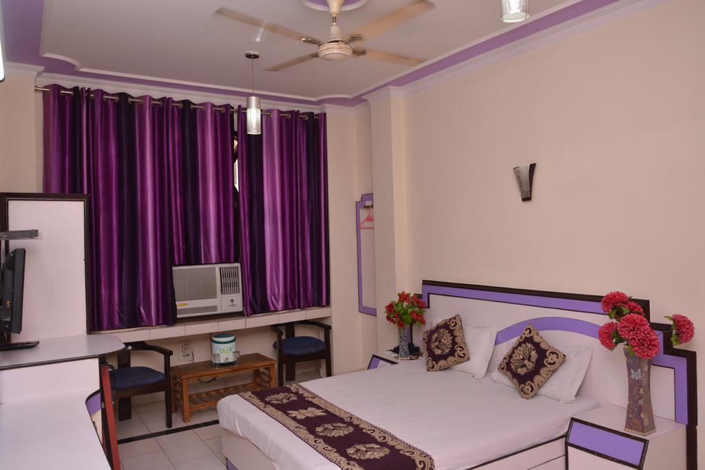 Hotel Yatri International Нью-Дели Экстерьер фото